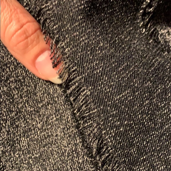 Women’s mid length skirt - Picture 3 of 3